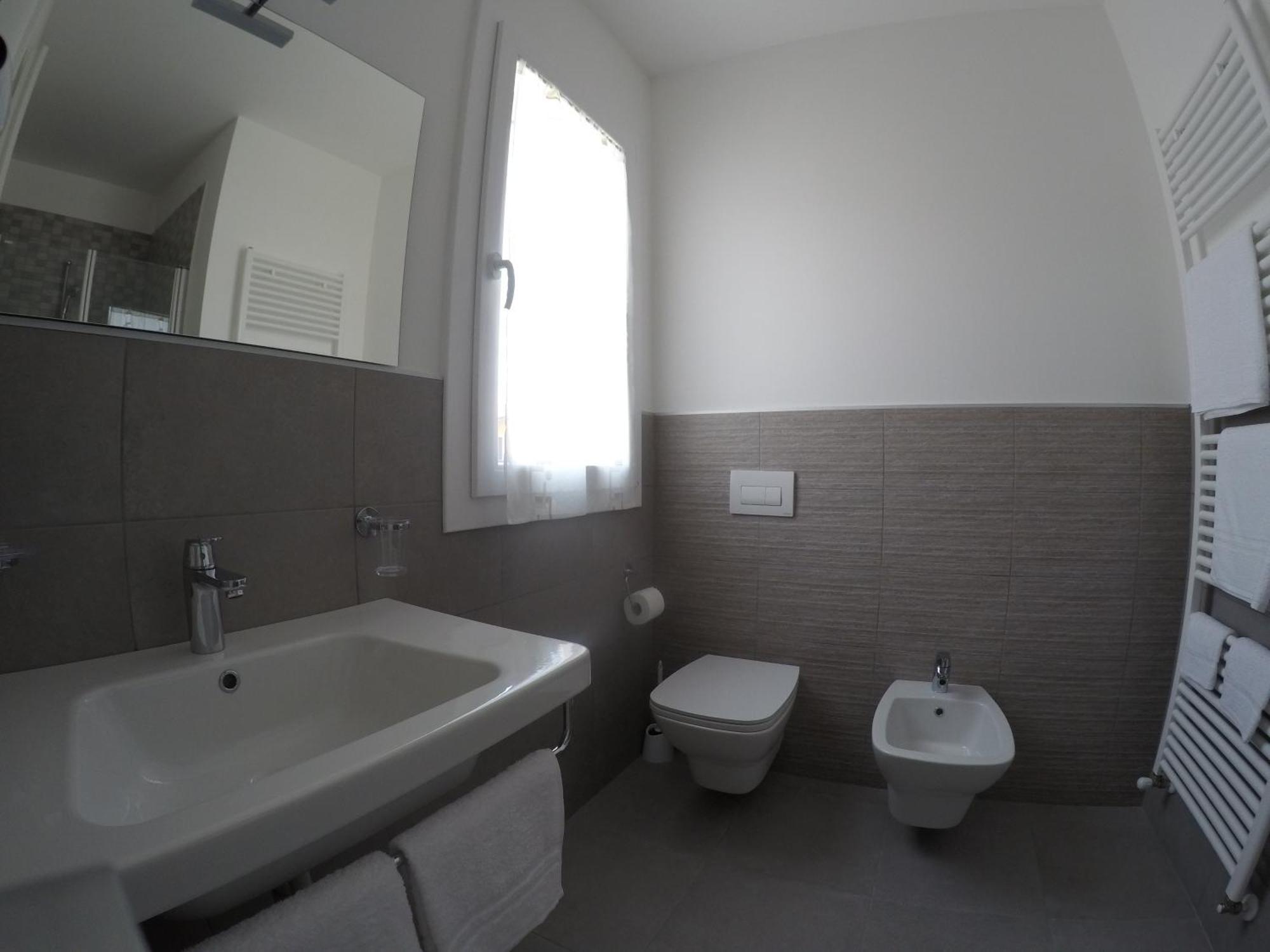 B&B Villa Del Lago Desenzano del Garda Exterior foto